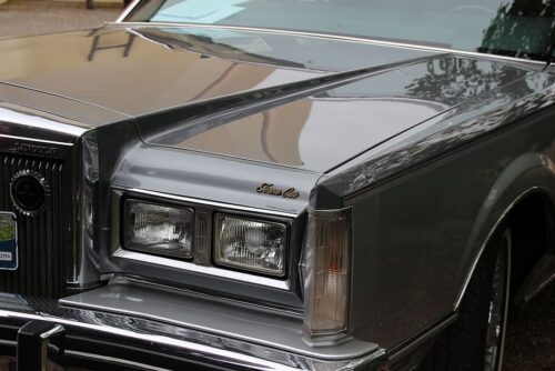 auto-ford-lincoln-town-car-limousine